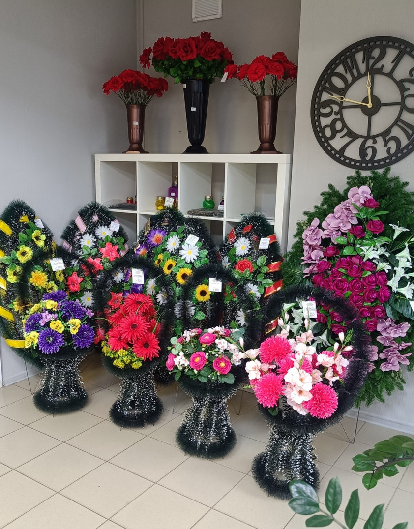 Траурные венки в наличии в Ярослав Венки в наличии